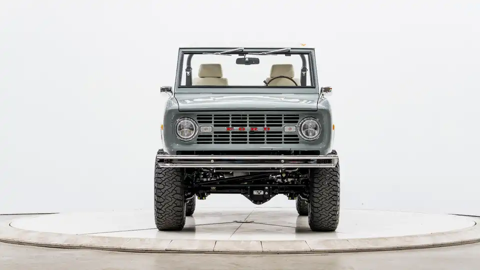 1971 Classic Ford Bronco_5 Front