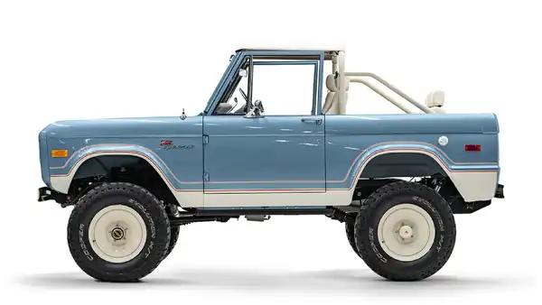 Old Ford Bronco_2 Drivers Side_00058