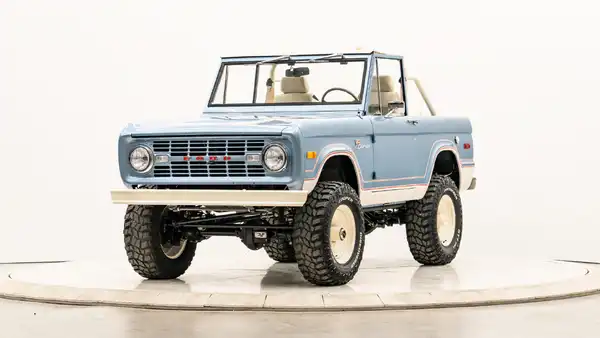 1972 Classic Ford Bronco_4 Drivers Side Front  (1)