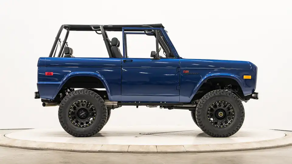 1969 Classic Ford Bronco_8 Passenger Side