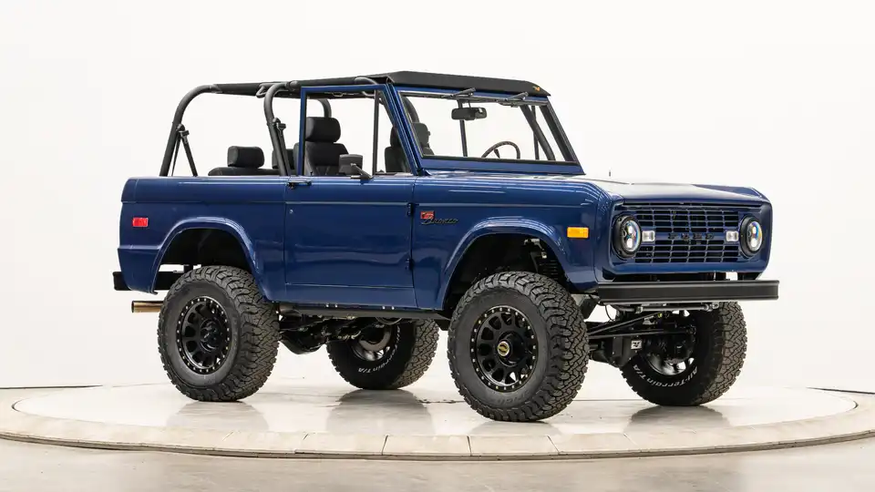 1969 Classic Ford Bronco_7 Passenger Side Front  3.4