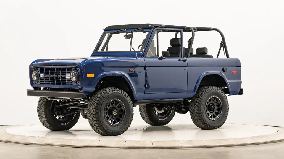 1969 Classic Ford Bronco_3 Drivers Side Front 3.4