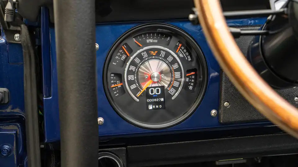 1969 Classic Ford Bronco_15 Dakota Digital Gauges