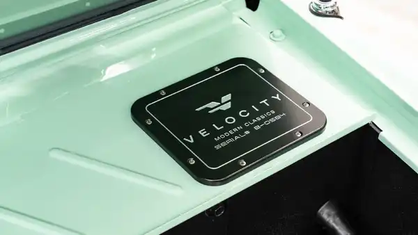 1974 Classic Ford Bronco_27 Ford Coyote Engine