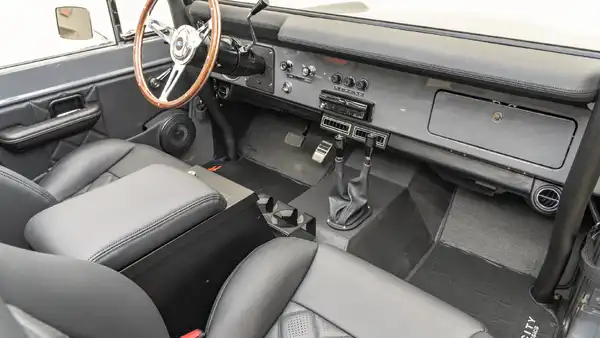 1972 Classic Ford Bronco_18 Passenger Side Interior