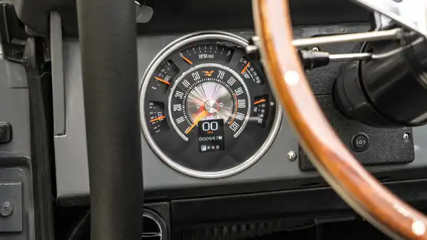 1972 Classic Ford Bronco_15 Dakota Digital Gauges
