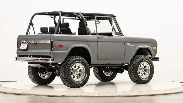 1972 Classic Ford Bronco_9 Passenger Side Rear 3