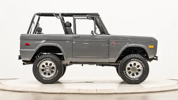 1972 Classic Ford Bronco_8 Passenger Side