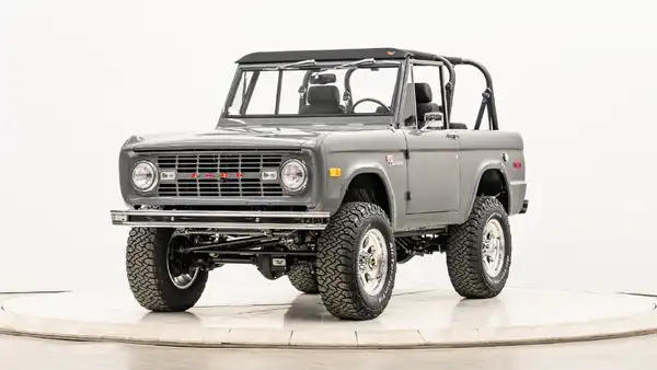 1972 Classic Ford Bronco_4 Drivers Side Front 