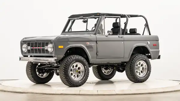 1972 Classic Ford Bronco_3 Drivers Side Front 3.4