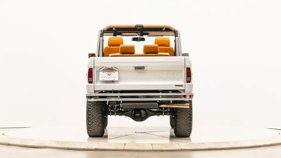 1971 Classic Ford Bronco_11 Rear Tailgate (1)