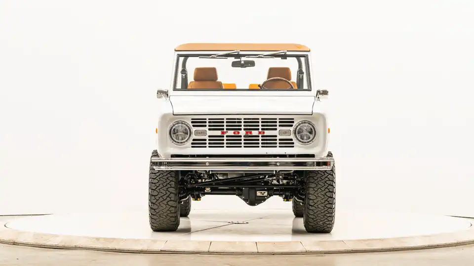 1971 Classic Ford Bronco_5 Front (1)
