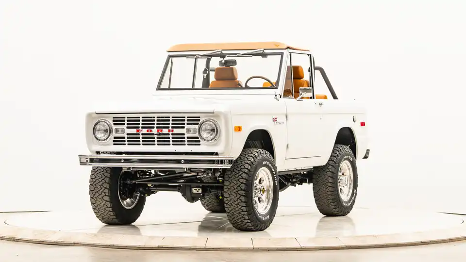 1971 Classic Ford Bronco_4 Drivers Side Front  (1)