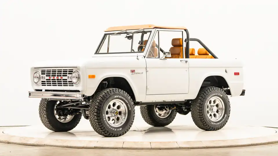 1971 Classic Ford Bronco_3 Drivers Side Front 3.4 (1)