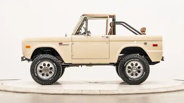 1970 Classic Ford Bronco_2 Drivers Side 