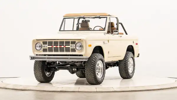 1970 Classic Ford Bronco_4 Drivers Side Front 