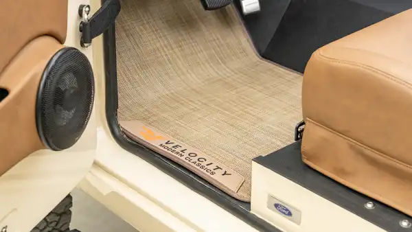 1970 Classic Ford Bronco_17 Front Interior