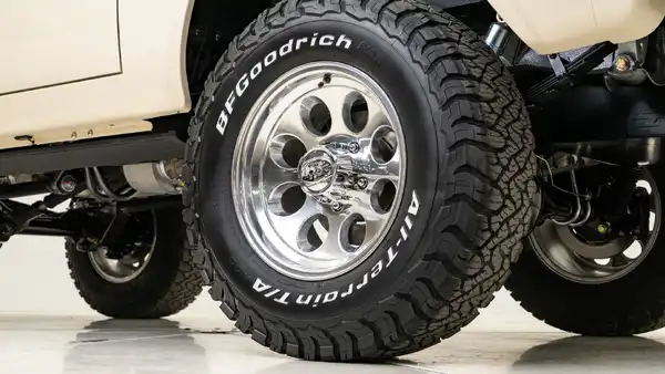 1970 Classic Ford Bronco_25 Exterior 