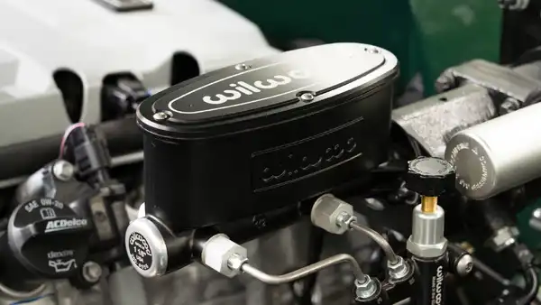 1971 Classic Chevy K10_28 V8 Coyote Engine