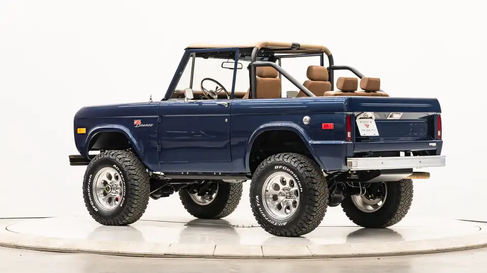 1976 Classic Ford Bronco_13 Driver Side Rear 3.4