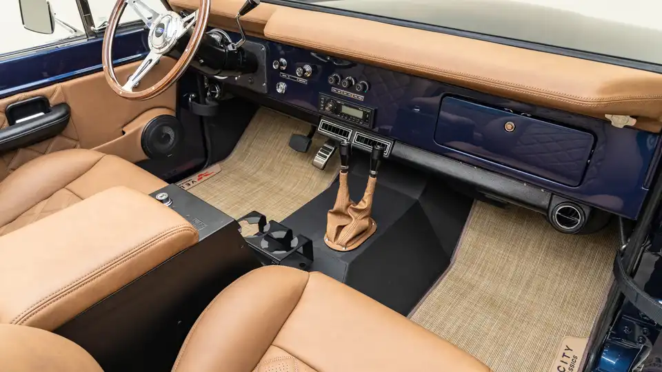 1976 Classic Ford Bronco_18 Passenger Side Interior