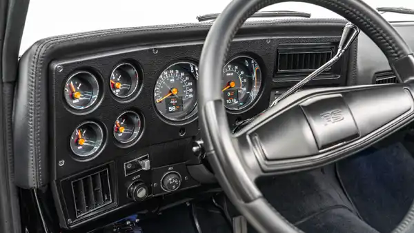 1978 Classic Chevy K10_15 Dakota Digital Gauges