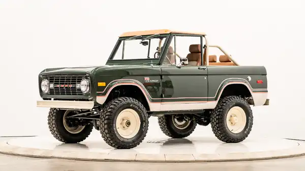 1967 Classic Ford Bronco_3 Drivers Side Front 3.4