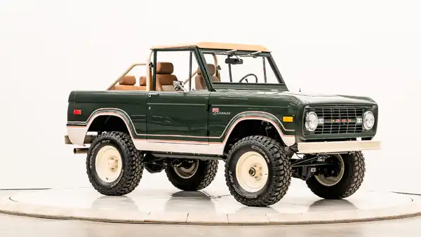 1967 Classic Ford Bronco_7 Passenger Side Front  3.4