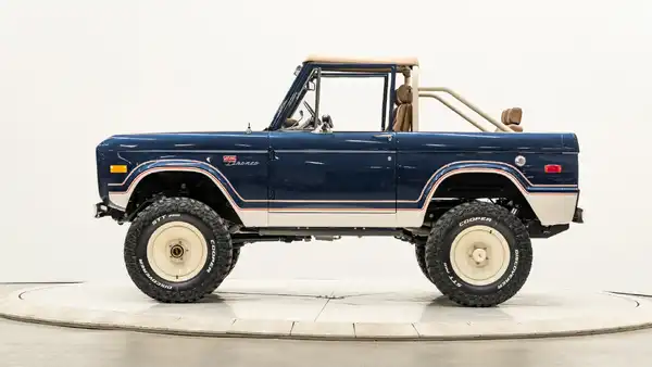 1974 Classic Ford Bronco_2 Drivers Side 