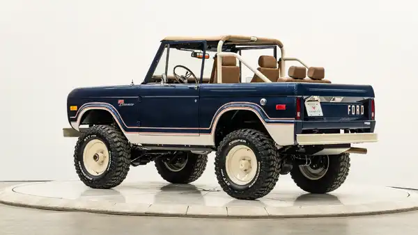 1974 Classic Ford Bronco_13 Driver Side Rear 3.4