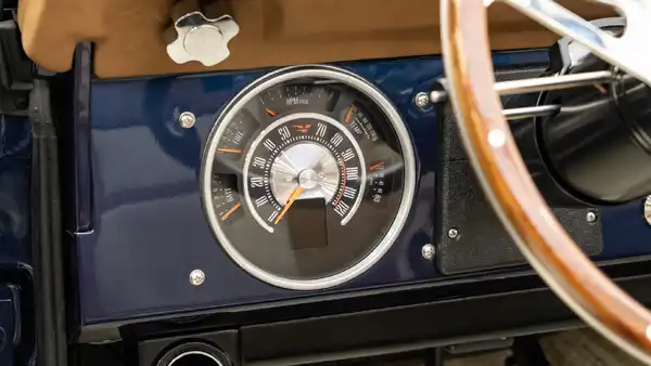 1974 Classic Ford Bronco_15 Dakota Digital Gauges