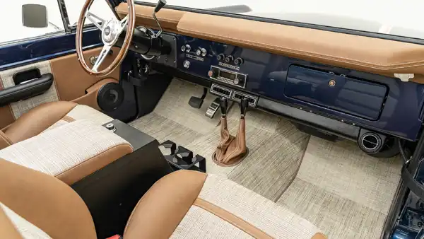 1974 Classic Ford Bronco_18 Passenger Side Interior