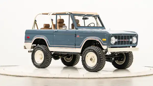 Classic Ford Bronco_7 Passenger Side Front  3.4