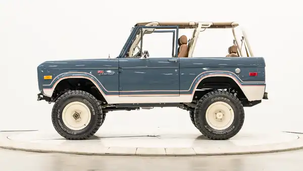 Classic Ford Bronco_2 Drivers Side 
