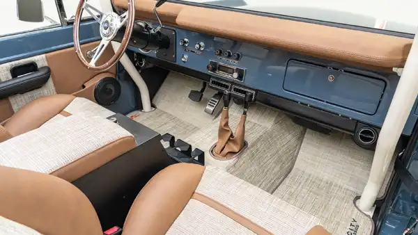 Classic Ford Bronco_18 Passenger Side Interior