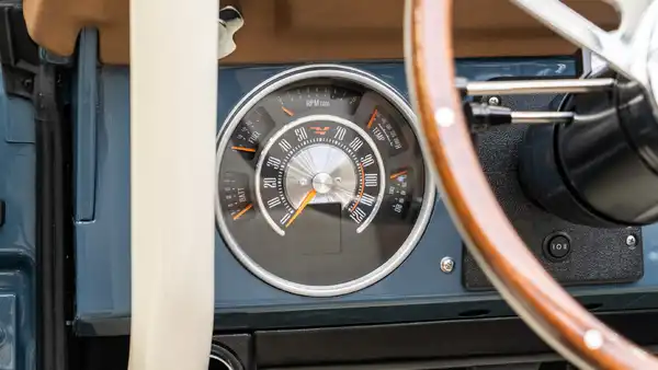Classic Ford Bronco_15 Dakota Digital Gauges