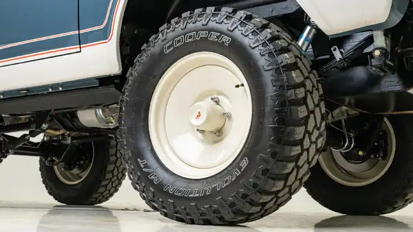 Classic Ford Bronco_Exterior  Copy