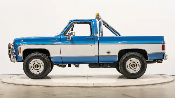 1977 Chevy K10_2 Drivers Side  (1)