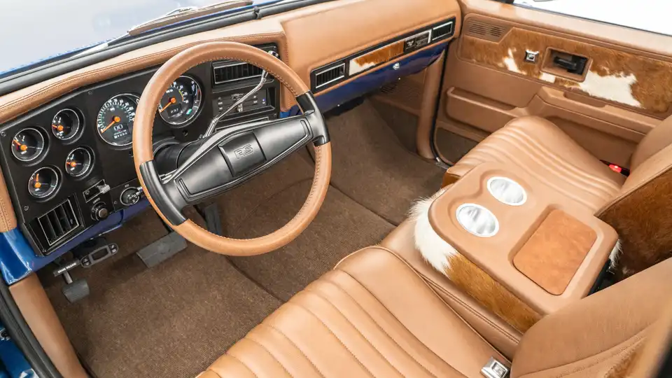 1977 Chevy K10_ 14 15 Driver Side Interior (1)
