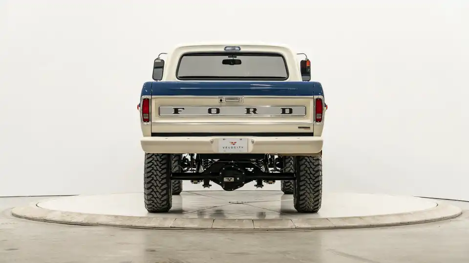 1972 Classic Ford F250_11 Rear Tailgate