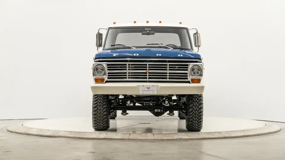 1972 Classic Ford F250_5 Front