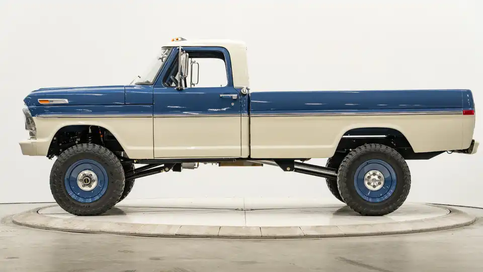 1972 Classic Ford F250_2 Drivers Side 