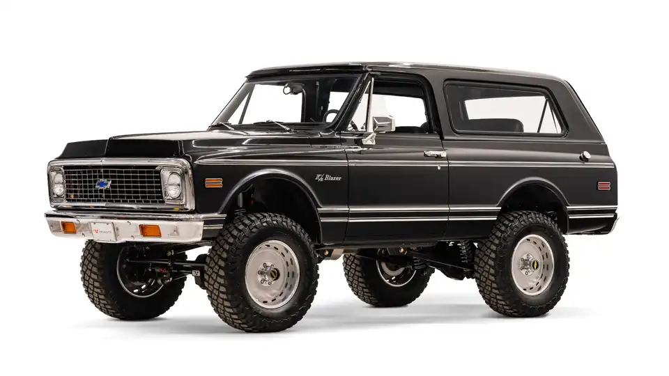 1972 Classic Ford Bronco_3 Drivers Side Front 3.4