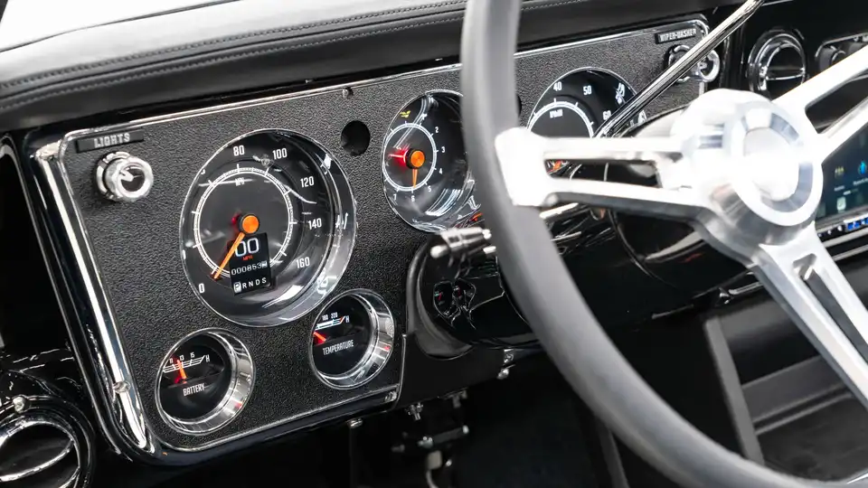 1972 Classic Ford Bronco_15 Dakota Digital Gauges