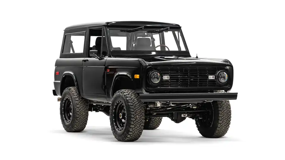 1974 Classic Ford Bronco_6 Passenger Side Front 
