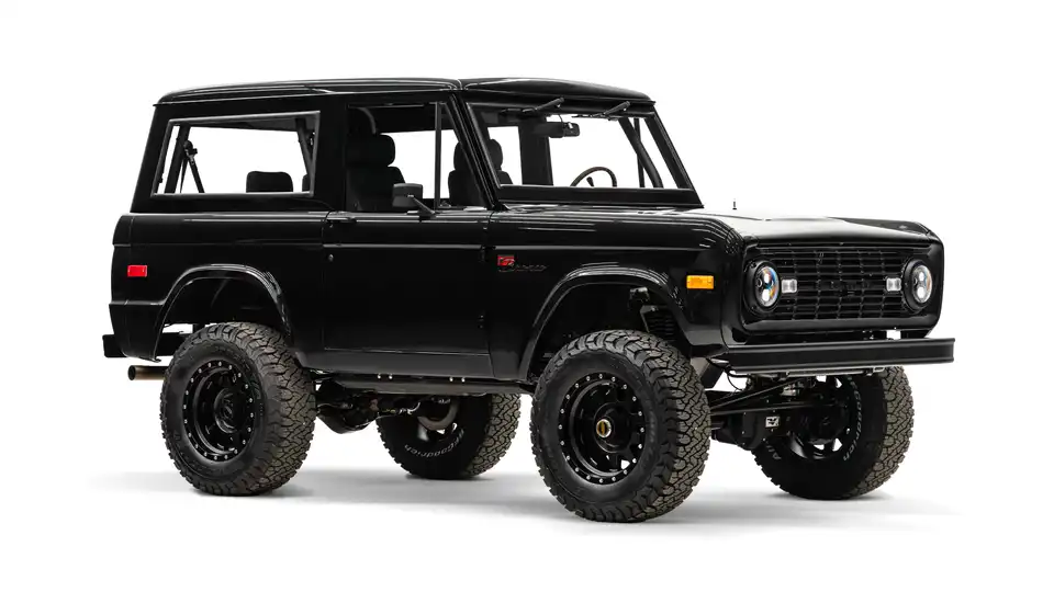 1974 Classic Ford Bronco_7 Passenger Side Front  3.4
