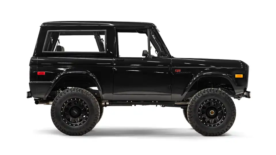 1974 Classic Ford Bronco_8 Passenger Side
