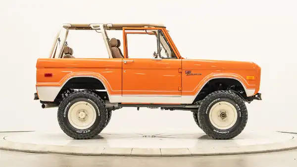 1973 Classic Ford Bronco_8 Passenger Side
