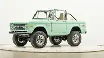 1977 Classic Ford Bronco_3 Drivers Side Front 3.4