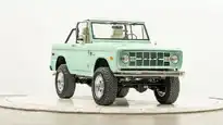 1977 Classic Ford Bronco_6 Passenger Side Front 